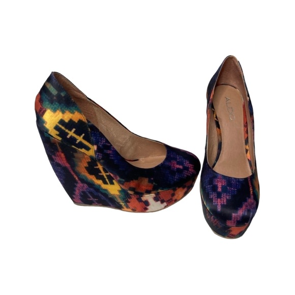 EUC. ALDO “Hellendoorn” Platform Wedge Heels Bright Aztec/lkat Print, Size 7.5 - Picture 3 of 12